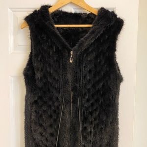 Black mink knitted vest